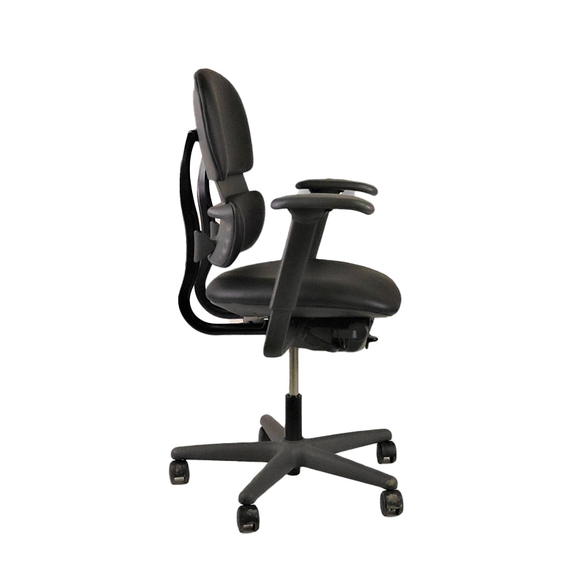 <tc>KI</tc>: <tc>Impulse</tc> Silla de oficina de cuero negro - Reacondicionada