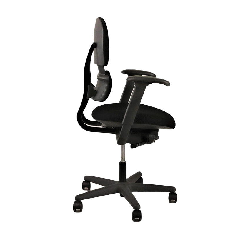 <tc>KI</tc>: <tc>Impulse</tc> Silla de oficina de tela negra - Reacondicionada