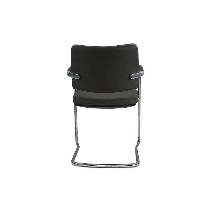 <tc>Boss Design</tc>Silla de reunión Cantilever Pro en cuero negro - Reacondicionada