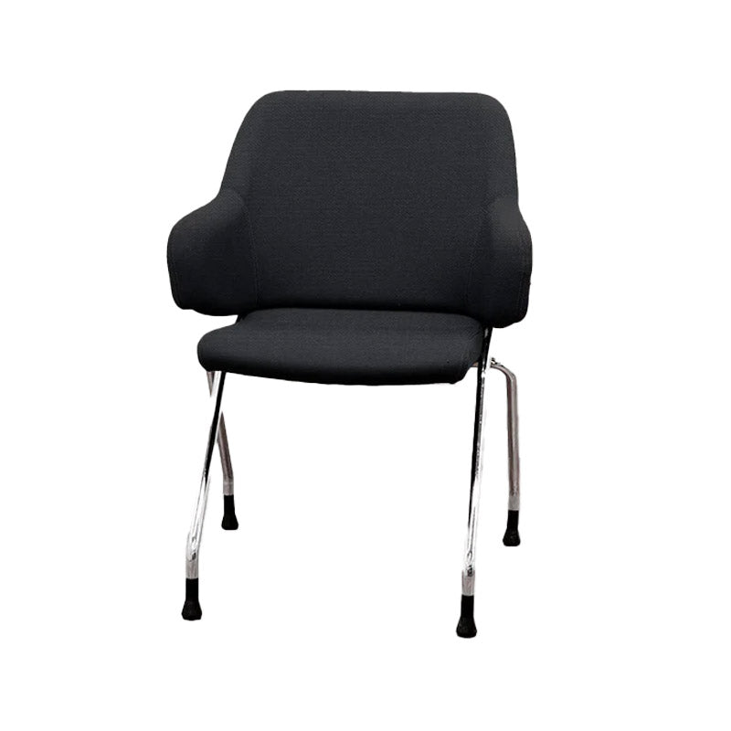 <tc>Boss Design</tc>Silla de reuniones Skoot en tela negra - Reacondicionada