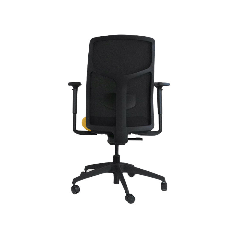 <tc>Boss Design</tc>: Tauro en Tela Amarilla - Silla de Trabajo - Reacondicionada