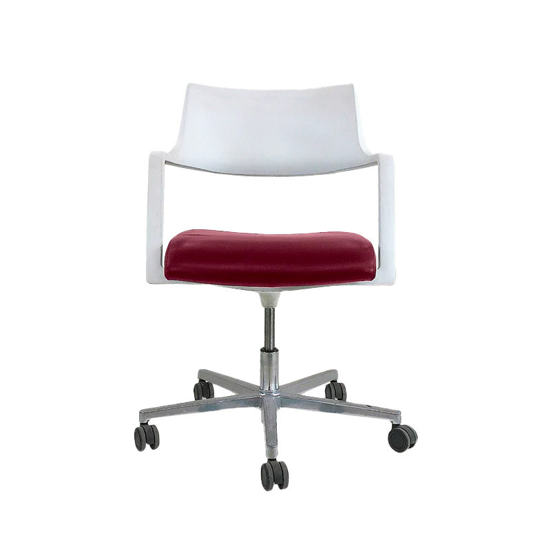 Brunner: Tempuro 6353/A Swivel Chair in Burgundy Leather - Refurbished