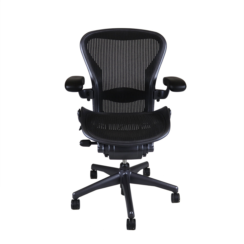 <tc>Herman Miller</tc>:Aeron <tc>Size B</tc> Carbón vegetal, solo inclinación hacia atrás - Reacondicionado