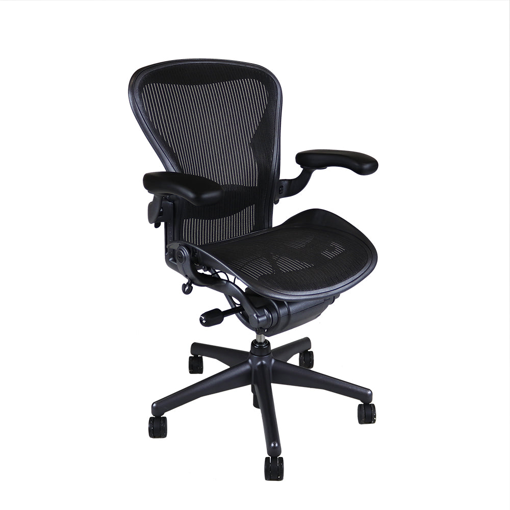 <tc>Herman Miller</tc>:Aeron <tc>Size B</tc> Carbón vegetal, solo inclinación hacia atrás - Reacondicionado