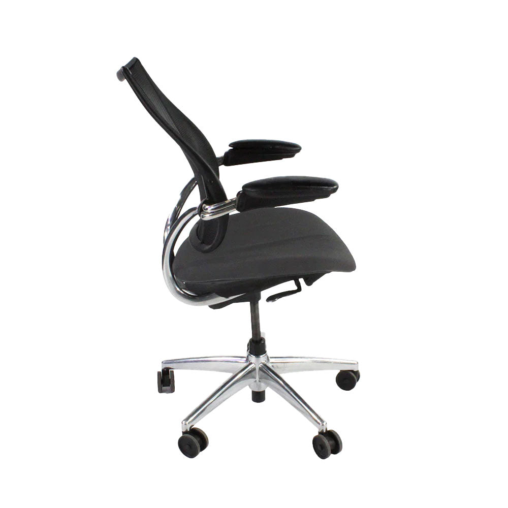 <tc>Humanscale</tc>: <tc>Liberty</tc> Silla de trabajo en tela gris y estructura de aluminio - Reacondicionada
