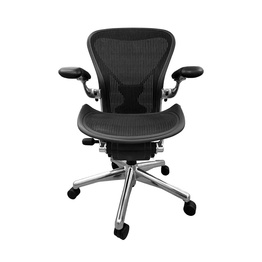 <tc>Herman Miller</tc>:Aeron- <tc>Size B</tc> - Casa completa con estructura de aluminio (grafito) - Reformada