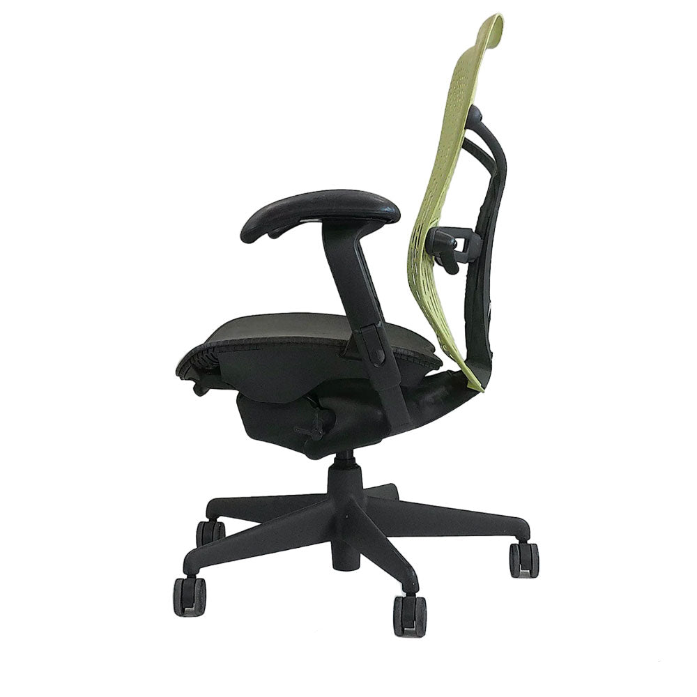 <tc>Herman Miller</tc>: <tc>Mirra</tc> Silla de trabajo con respaldo amarillo - Reacondicionada
