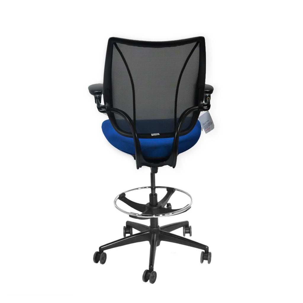 <tc>Humanscale</tc>: <tc>Liberty</tc> Silla de dibujante en tela azul - Reacondicionada