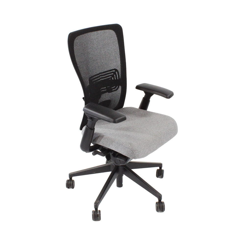 Haworth: Zody Comforto 89 Task Chair in Grey Fabric/Black Frame - Refurbished