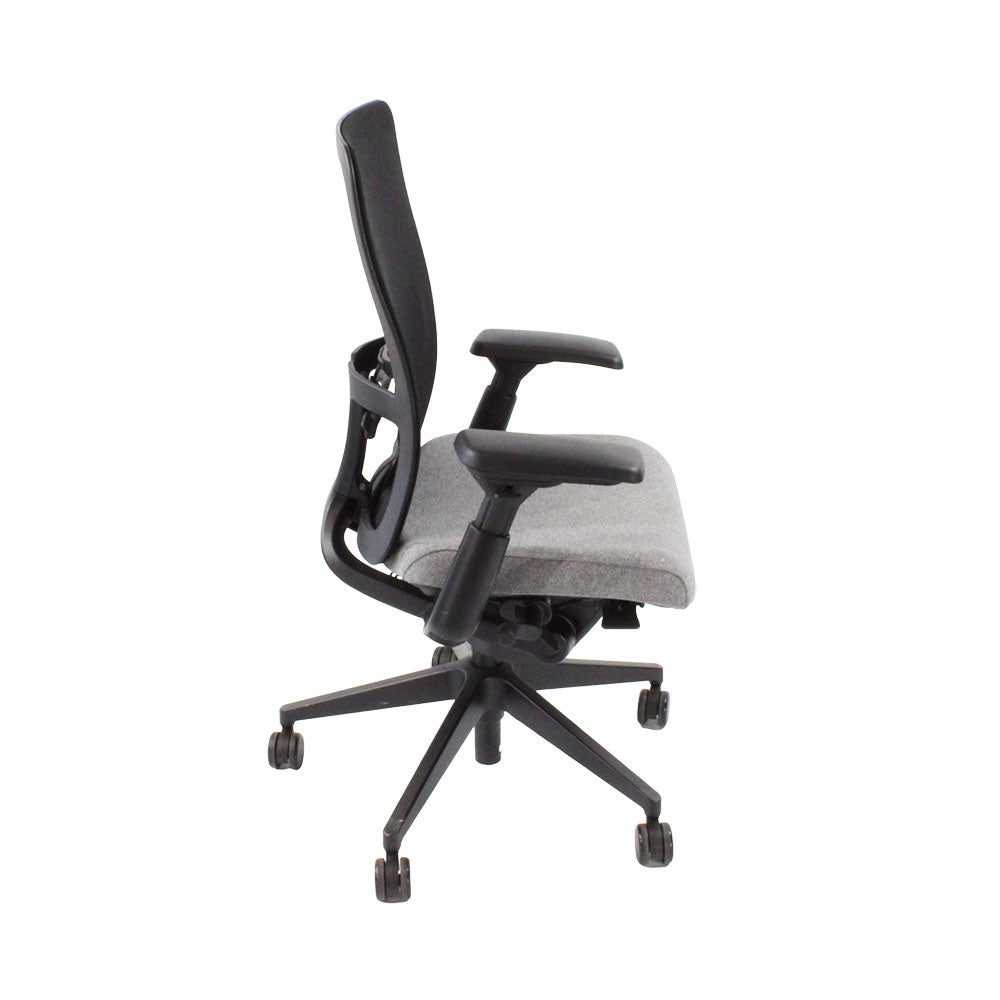<tc>Haworth</tc>: <tc>Zody Comforto</tc> Silla de trabajo 89 en tela gris y estructura negra - Reacondicionada