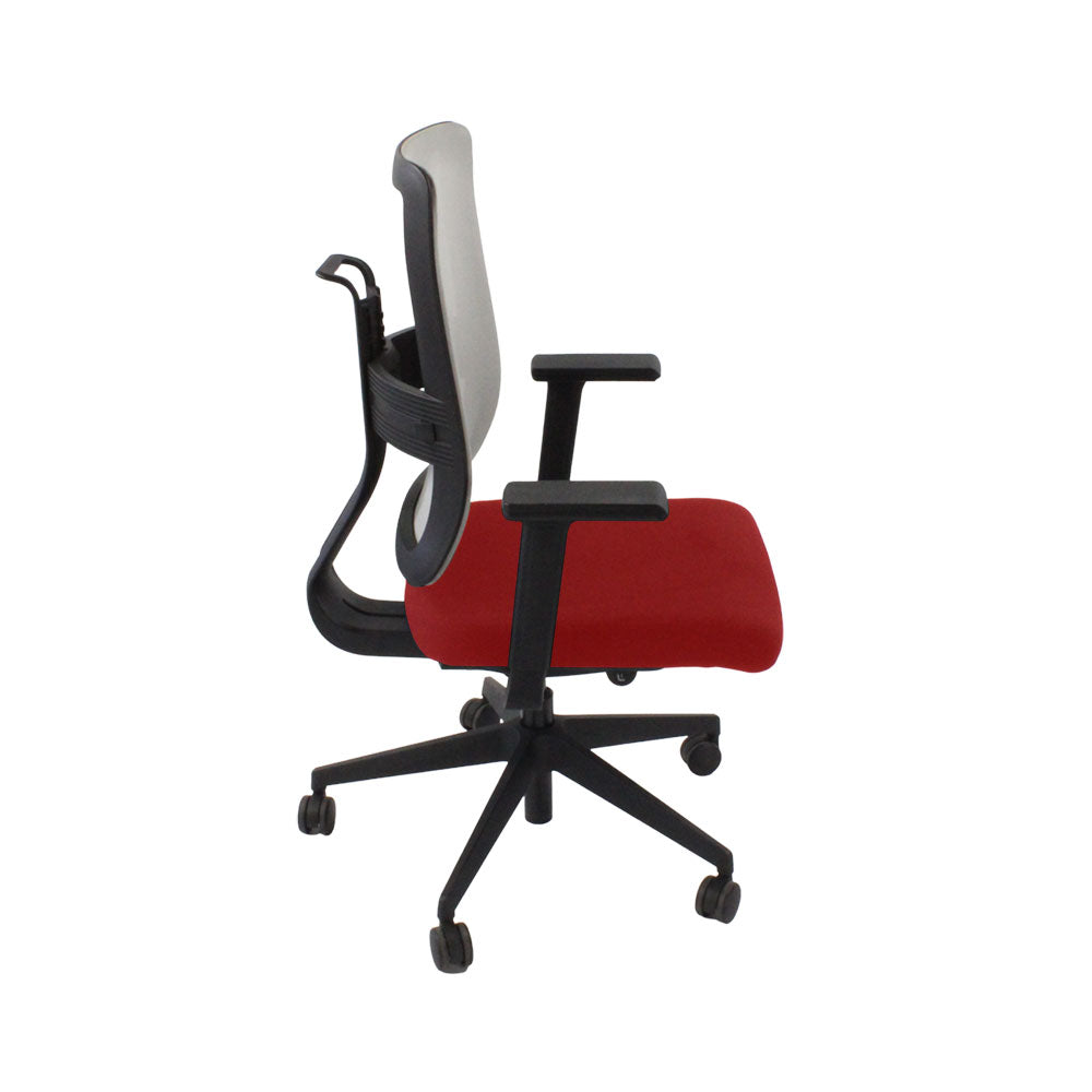 <tc>Viasit</tc>: <tc>Toleo</tc> Silla de trabajo con respaldo de malla en tela roja - Reacondicionada