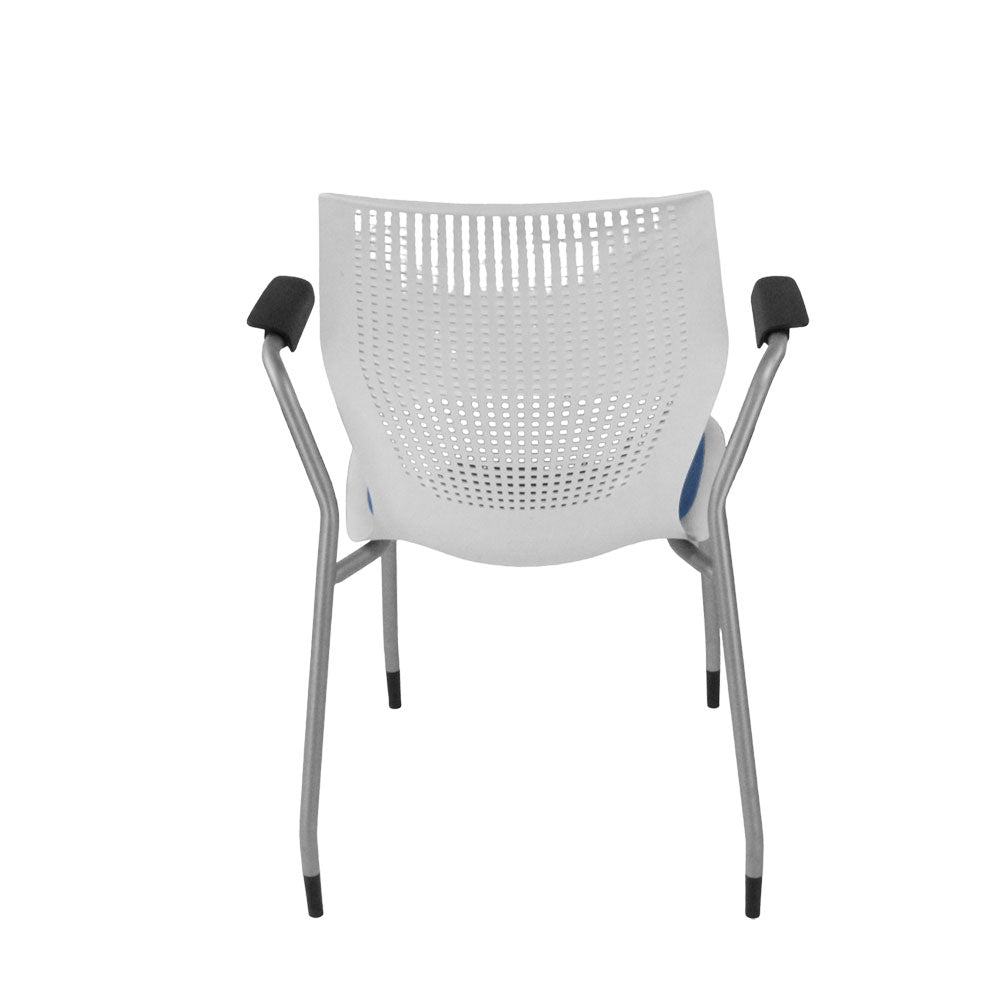 <tc>Knoll</tc>: <tc>Multigeneration</tc> Silla de reunión en tela azul - Reacondicionada