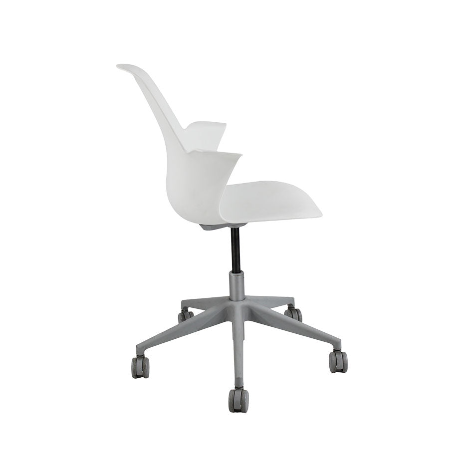 <tc>Steelcase</tc>: <tc>Node</tc> Silla en color blanco - Reacondicionada