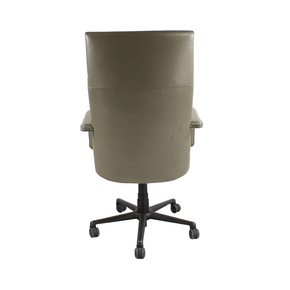 <tc>Senator</tc>: Silla Quinti completa en cuero gris - Reacondicionada