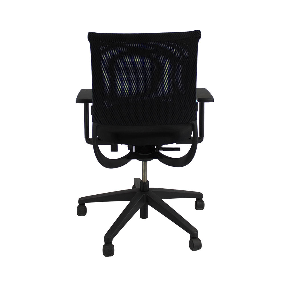 <tc>Sedus</tc>: <tc>Netwin</tc> Silla NW-100 con respaldo de malla en tela negra - Reacondicionada