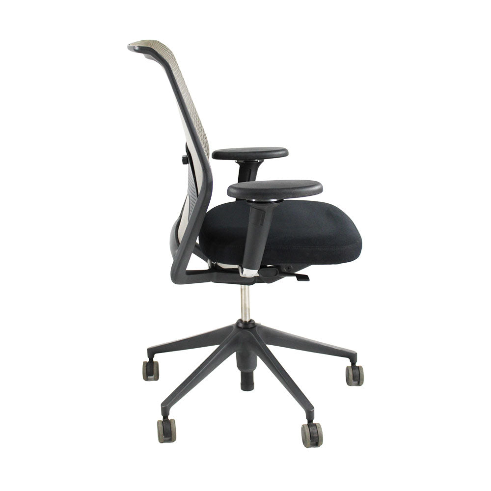 <tc>Vitra</tc>Silla de oficina ID Mesh en color crema - Reacondicionada