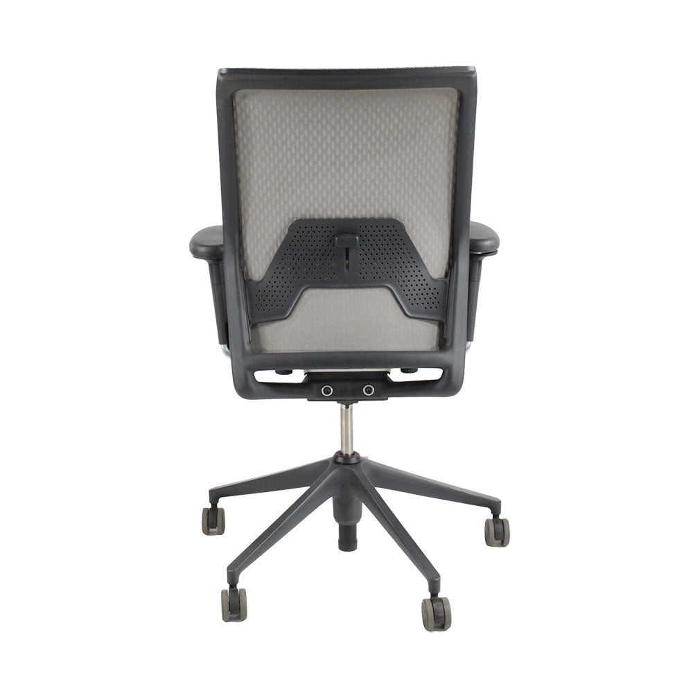 <tc>Vitra</tc>Silla de oficina ID Mesh en color crema - Reacondicionada