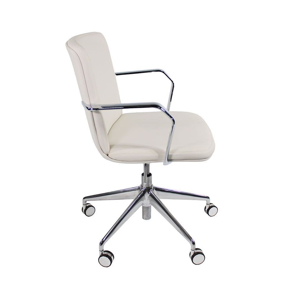 Orangebox: calder silla mbs5 en cuero blanco - restaurado