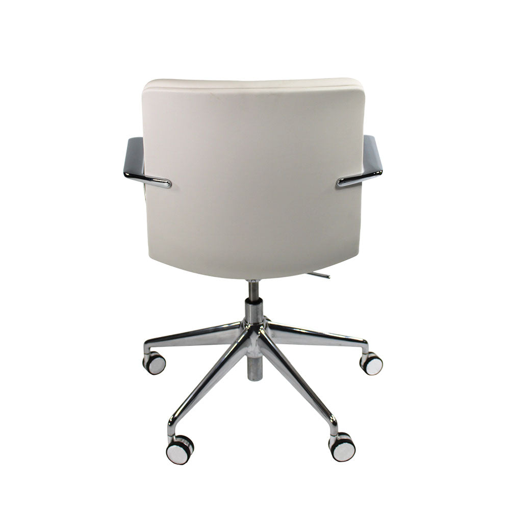 Orangebox: calder silla mbs5 en cuero blanco - restaurado