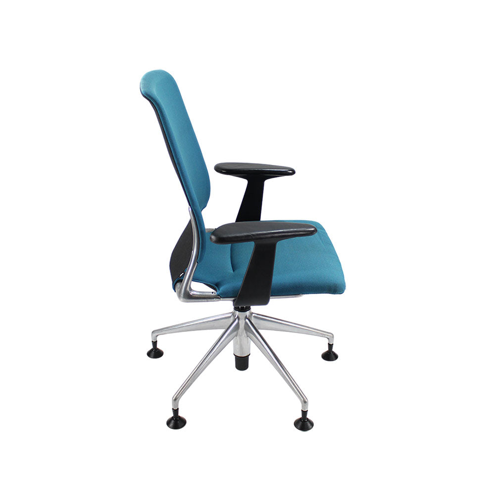 <tc>Vitra</tc>Silla de oficina Meda con estructura de aluminio y tela azul - Reacondicionada