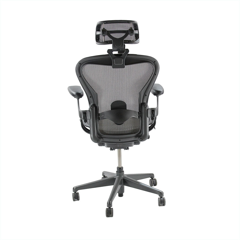 <tc>Herman Miller</tc>:Aeron <tc>Size B</tc> Remasterizado con reposacabezas en grafito - Reacondicionado