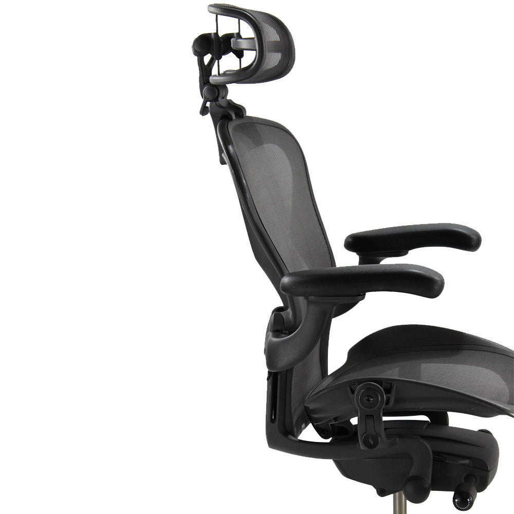 <tc>Herman Miller</tc>:Aeron <tc>Size B</tc> Remasterizado con reposacabezas en grafito - Reacondicionado