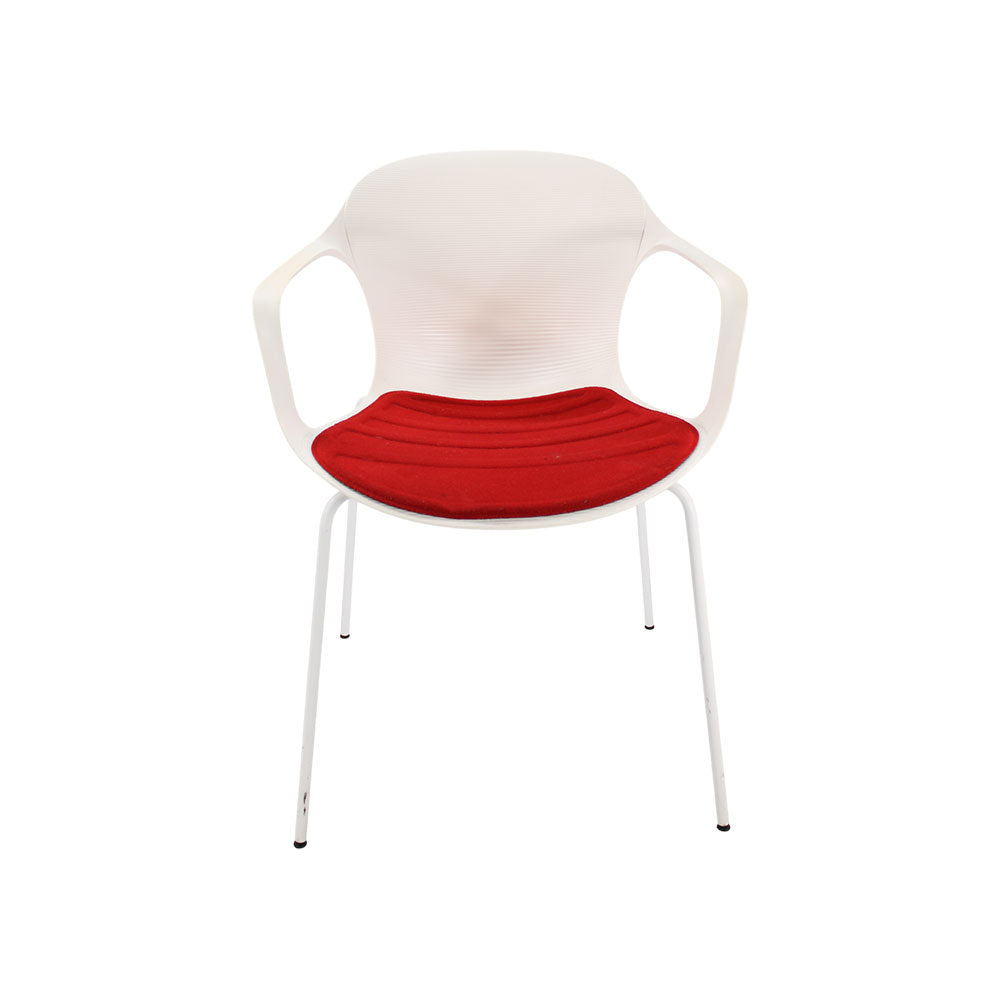 <tc>Fritz Hansen</tc>Sillón Nap en Tela Blanca/Roja - Reacondicionado