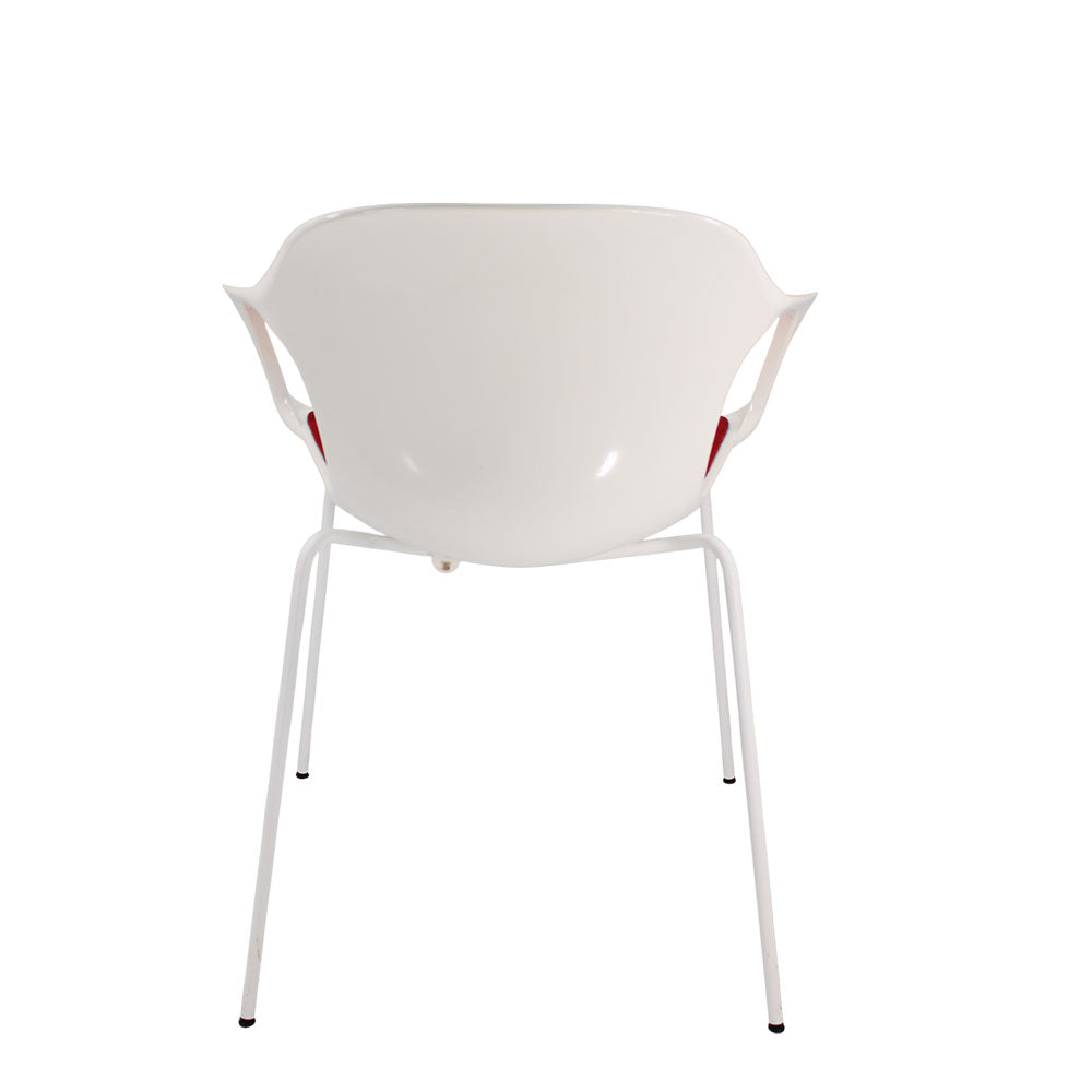 <tc>Fritz Hansen</tc>Sillón Nap en Tela Blanca/Roja - Reacondicionado