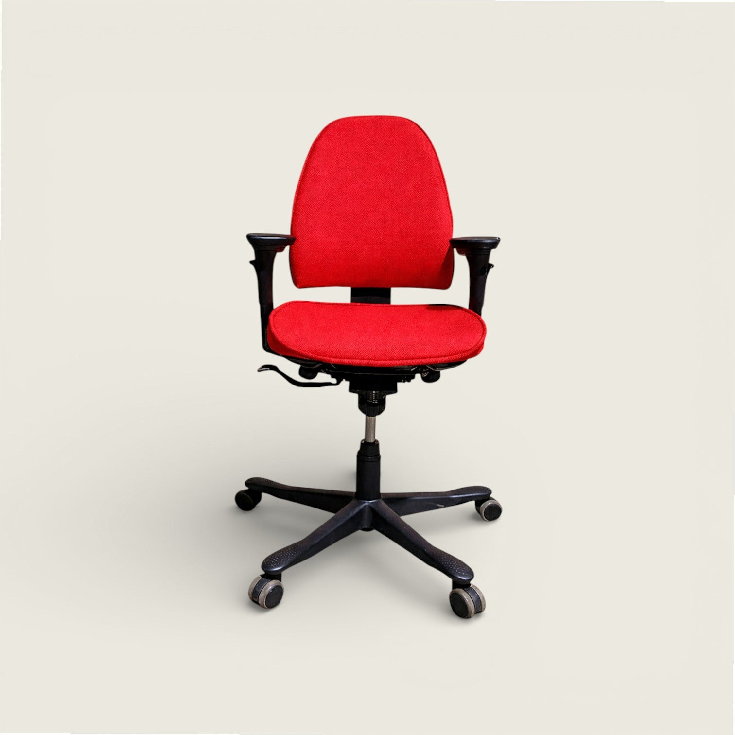 Kinnarps: Red Secretarial Chair - Refurbished