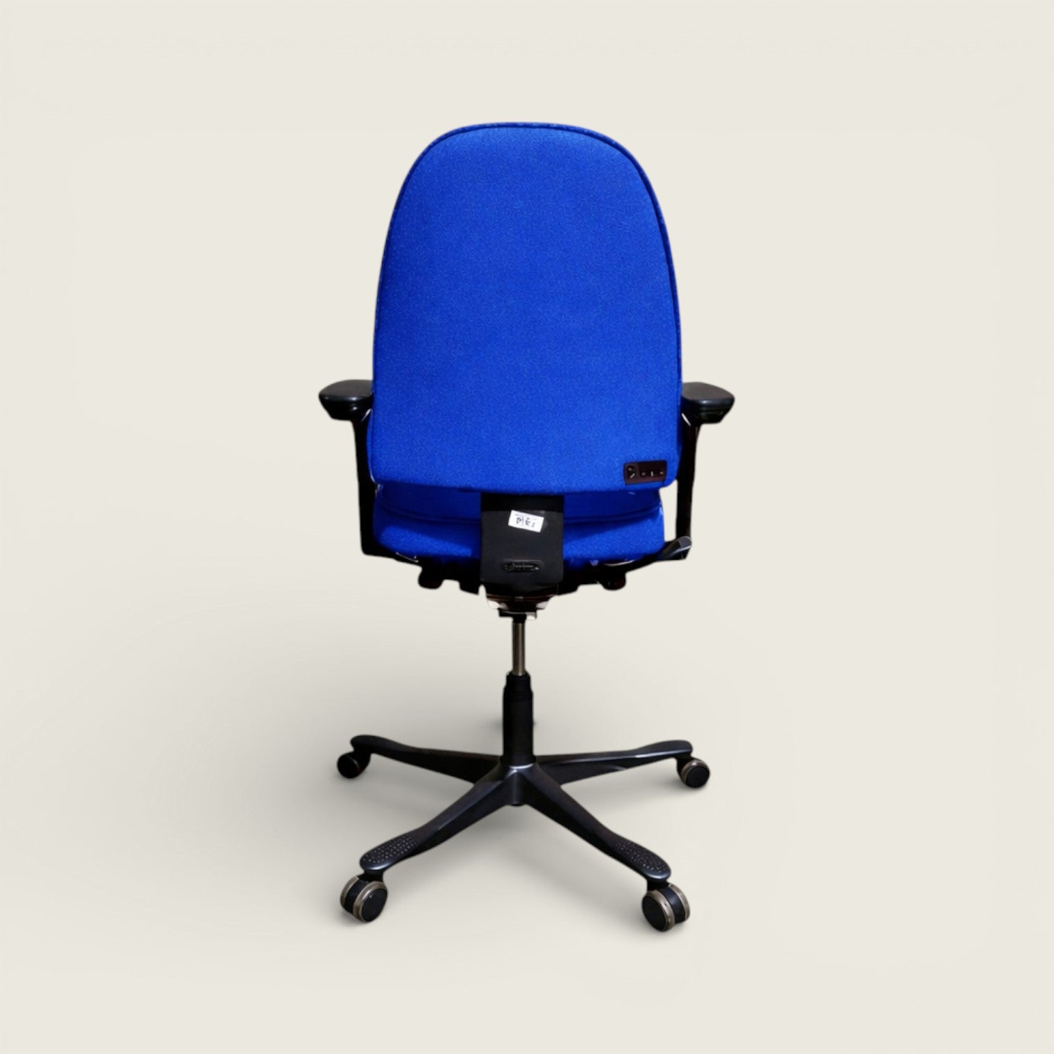 <tc>Kinnarps</tc>: Silla secretarial azul - Reacondicionada