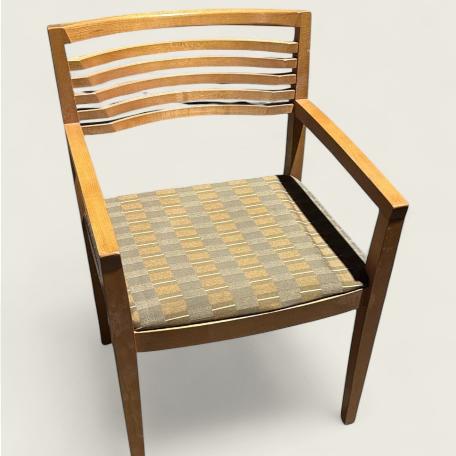 <tc>Knoll</tc> Estudio: Silla de visitas de listones de madera Aperture (reacondicionada)