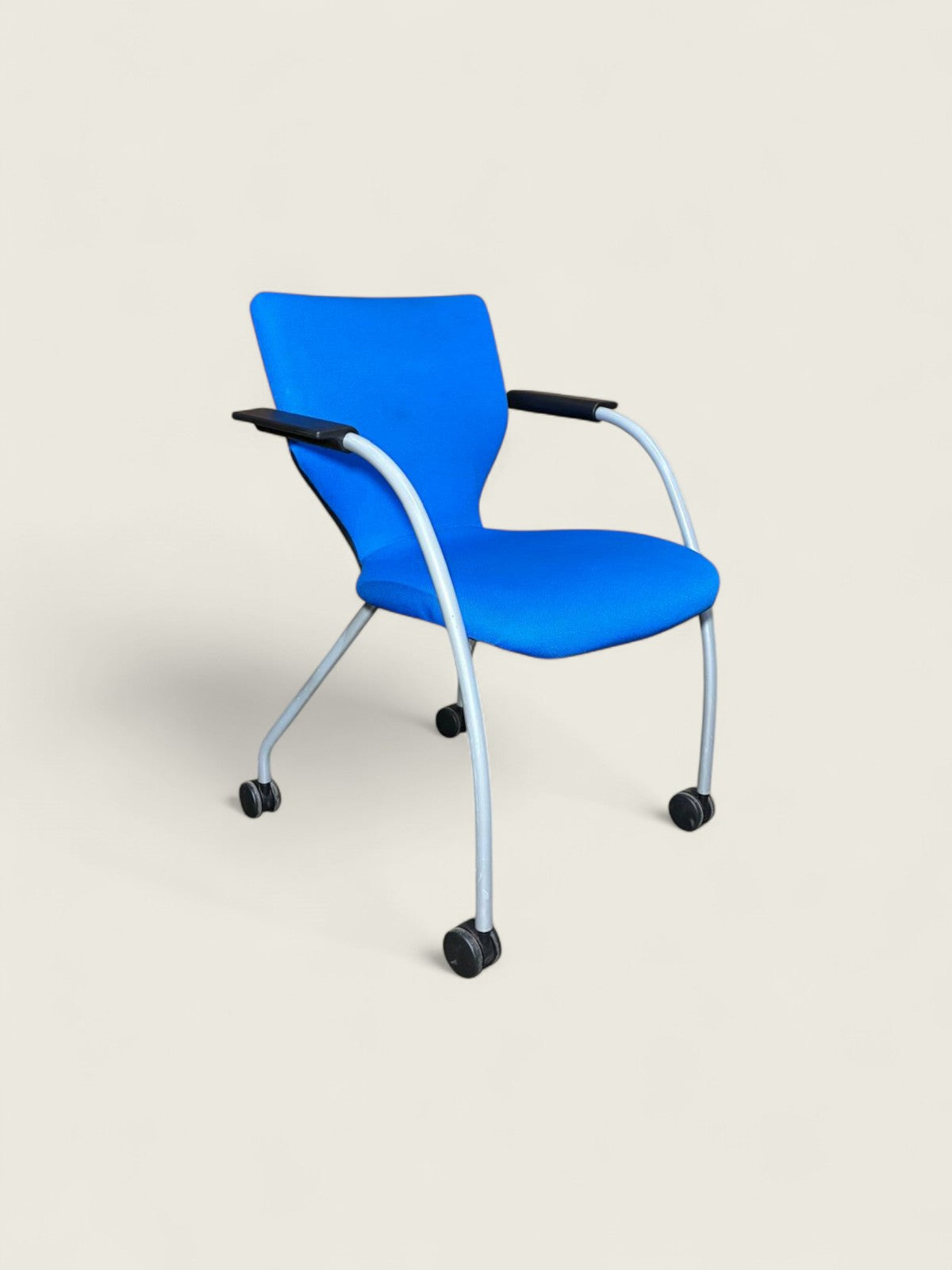 Orangebox: Blue Visitors Side chair with Castors - Refurbished