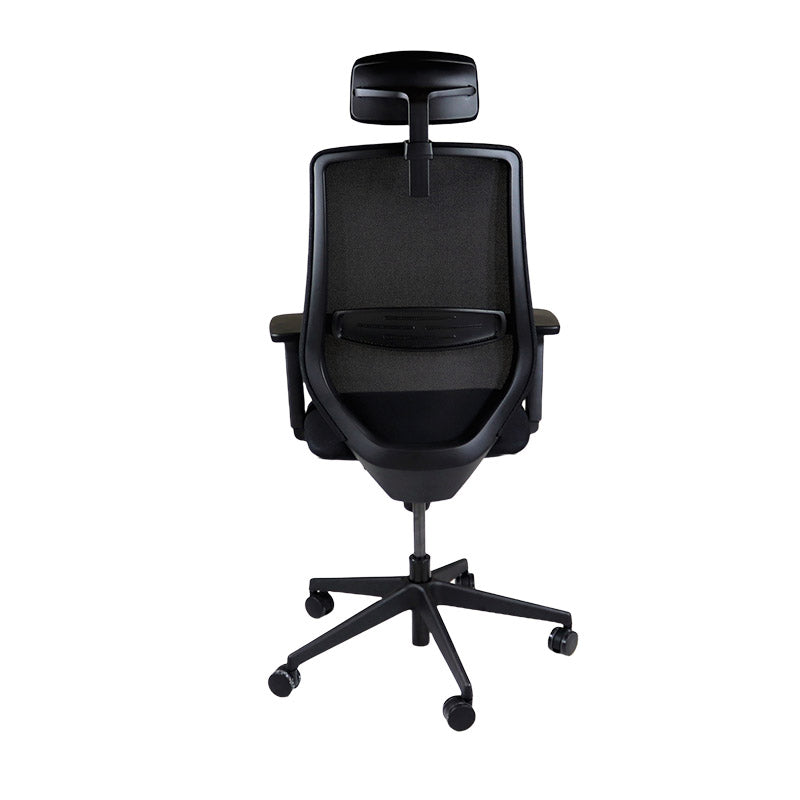 Sajón: <tc>Scudo</tc> Silla de trabajo con asiento de tela negra y reposacabezas - Reacondicionada