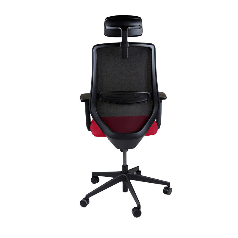 Sajón: <tc>Scudo</tc> Silla de trabajo con asiento de tela roja y reposacabezas - Reacondicionada