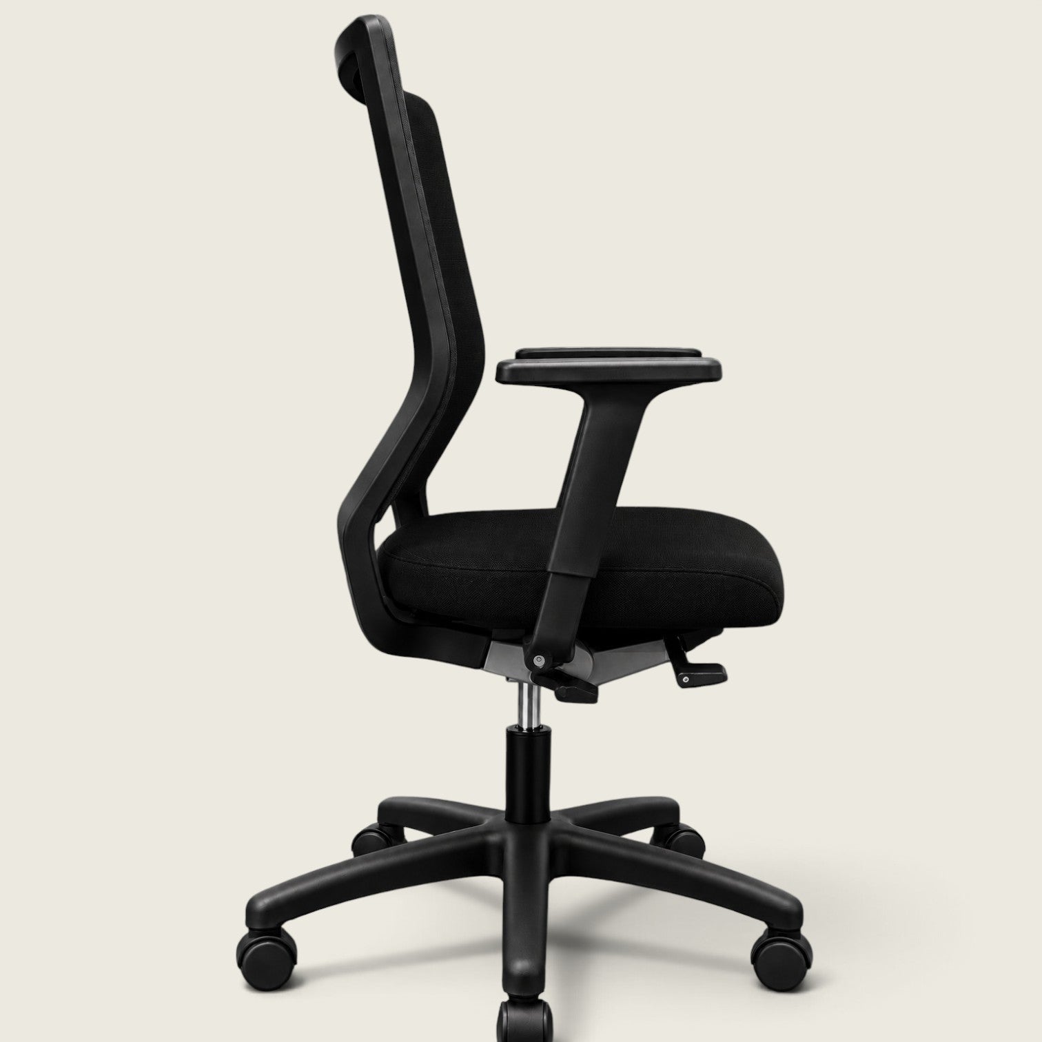Sedus: Quarterback Task Chair in Black Fabric with a Black Fabric Back Refurbished