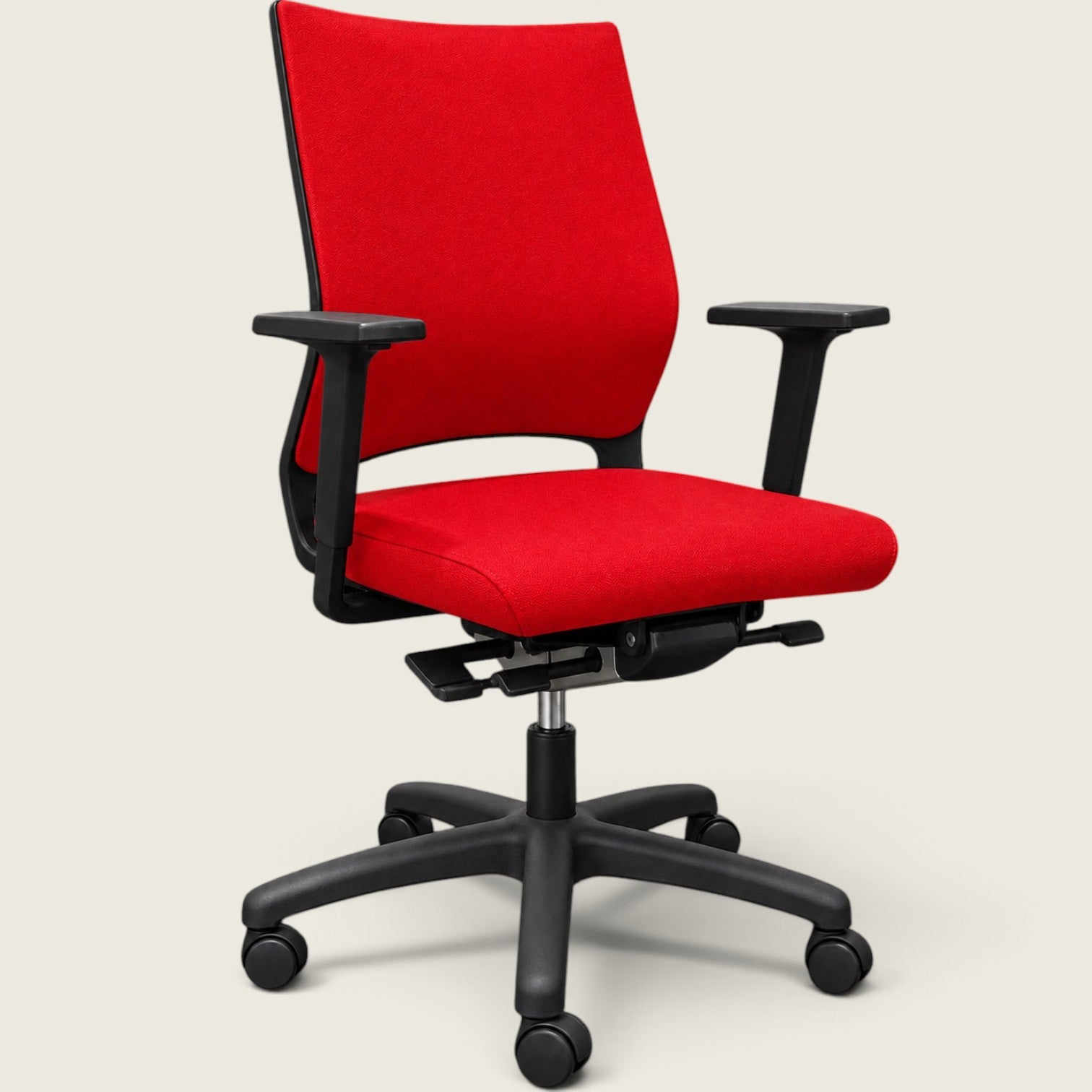<tc>Sedus</tc>: <tc>Quarterback</tc> Silla de oficina en tela roja con respaldo de tela roja - Restaurada