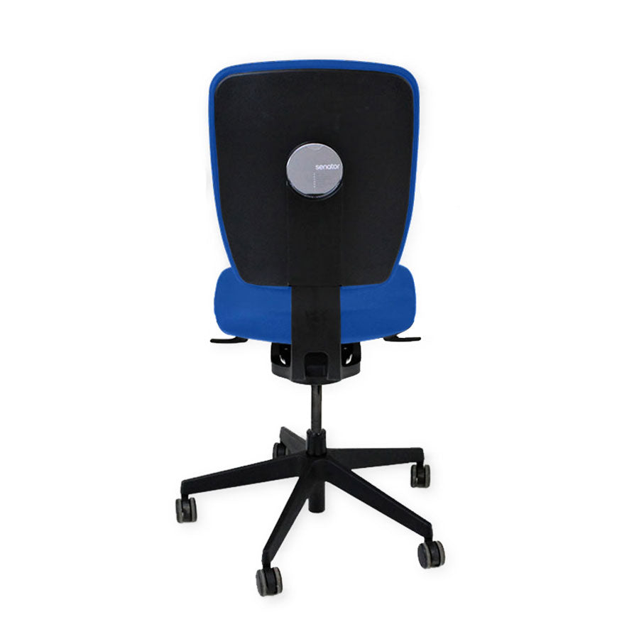 <tc>Senator</tc>: <tc>Dash</tc> Silla de trabajo totalmente ajustable en tela azul, sin brazos - Reacondicionada