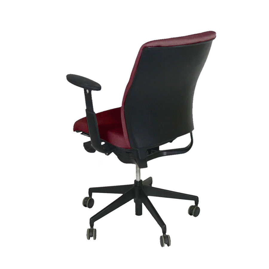 <tc>Senator</tc>Silla de oficina Enigma S21 con estructura negra en cuero burdeos - Reacondicionada