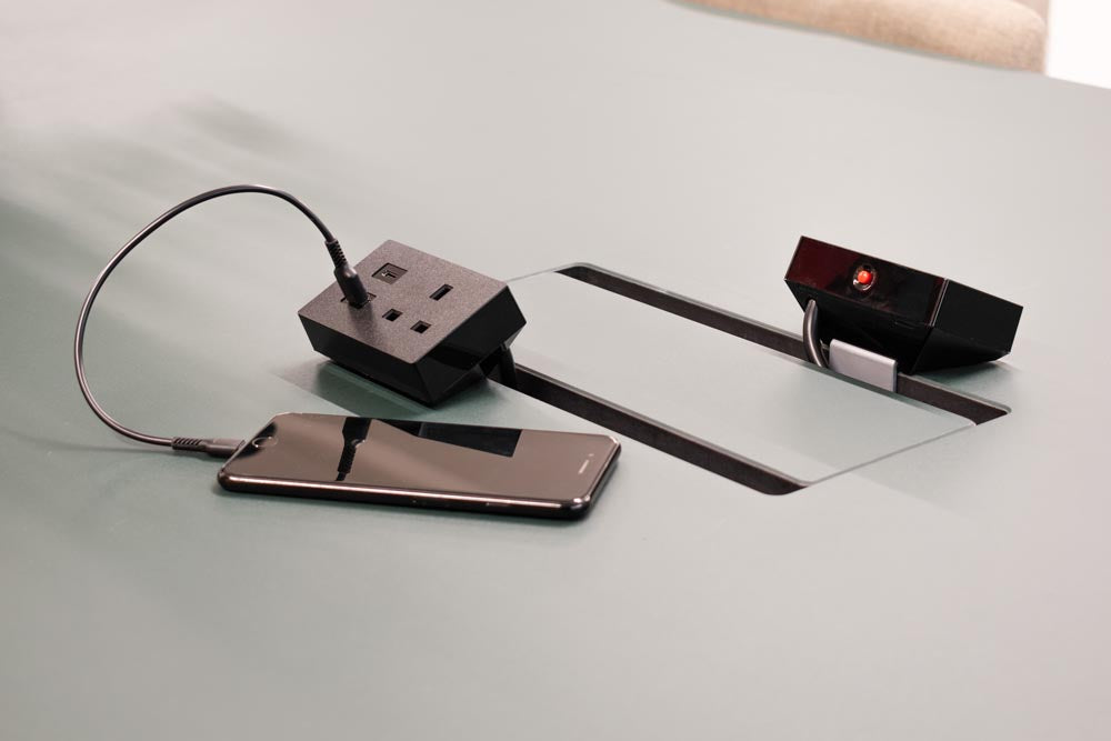 Módulo de alimentación de escritorio nano en negro