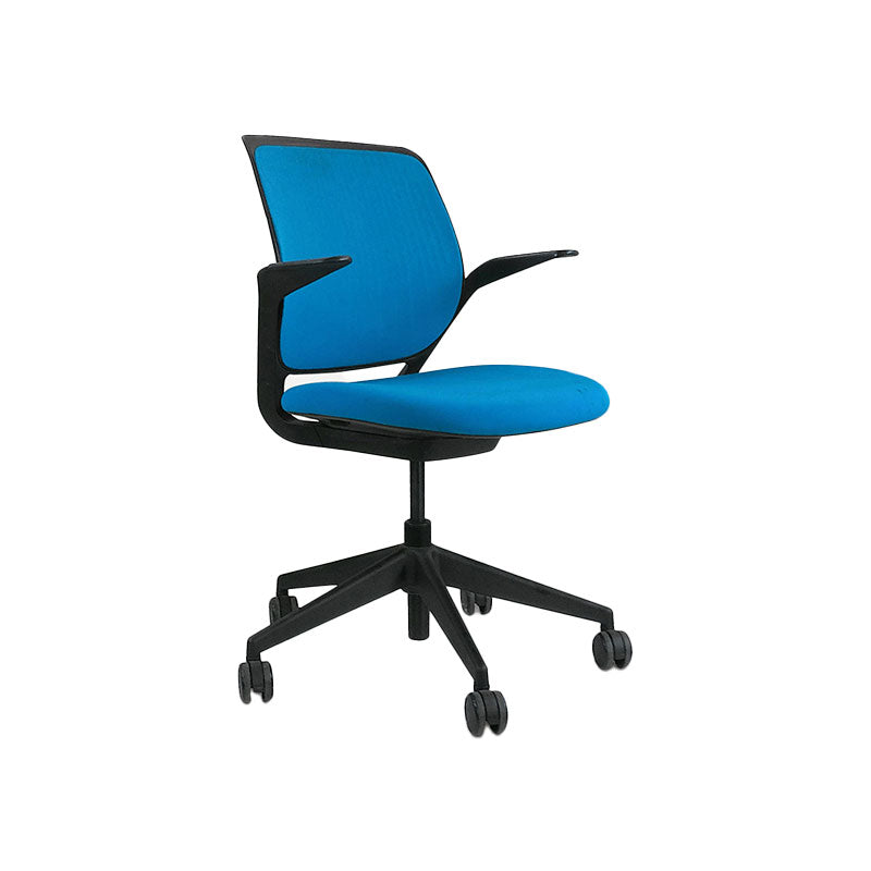 Steelcase: Cobi Meeting Chair with Black Frame in Blue Fabric - Refurbished