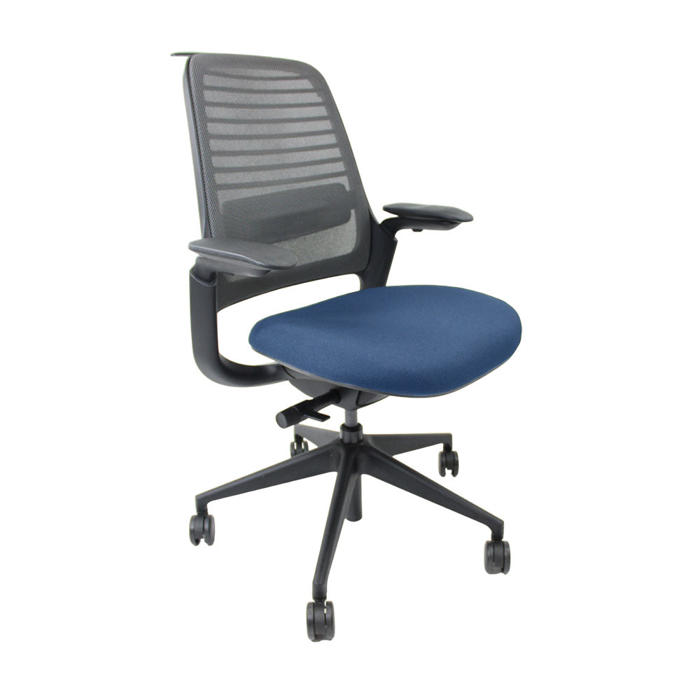 Steelcase: Series 1 Ergonomic Office Chair in Blue Fabric - Refurbished