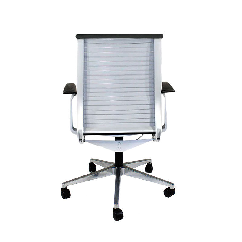 <tc>Steelcase</tc>: <tc>Think V2</tc> Silla de oficina en tela negra - Reacondicionada