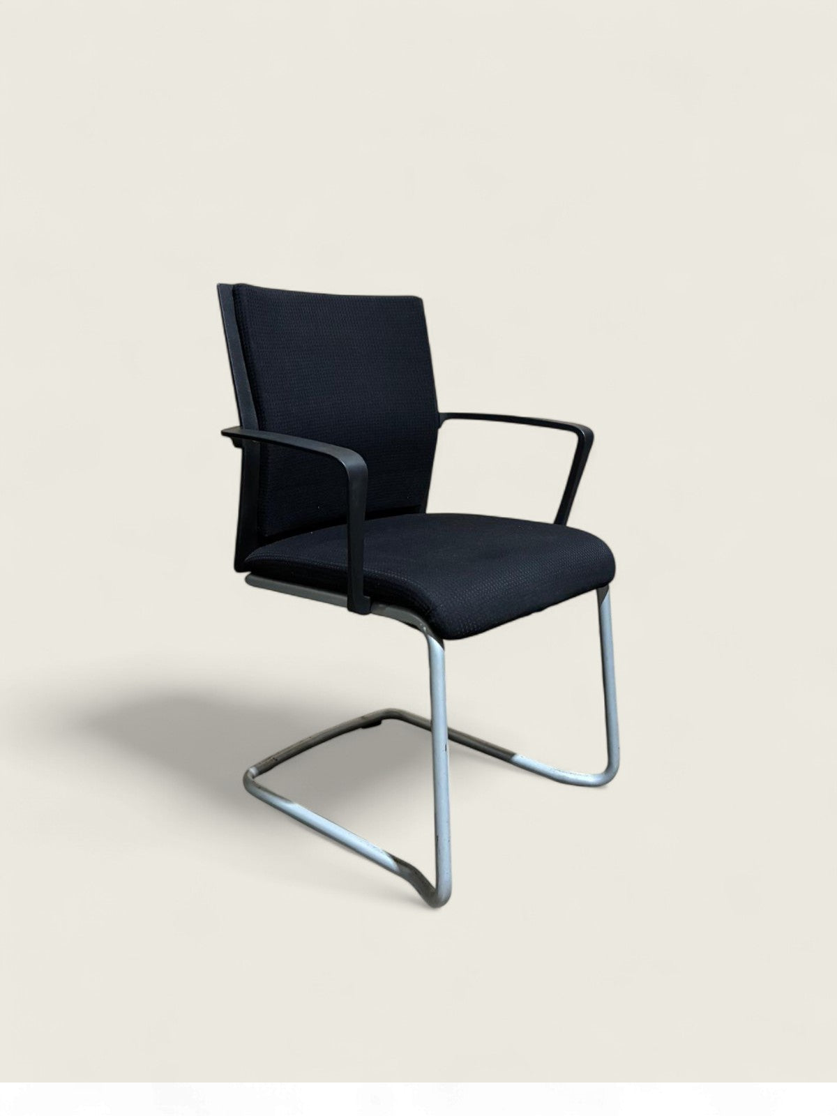 Steelcase: Visitors Side Arm Chair - Refurbished