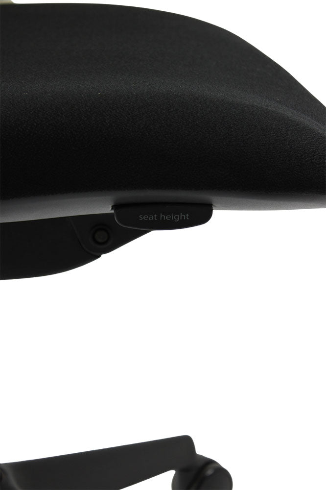 Orangebox: do - silla de tareas en tela negra/marco blanco - restaurado