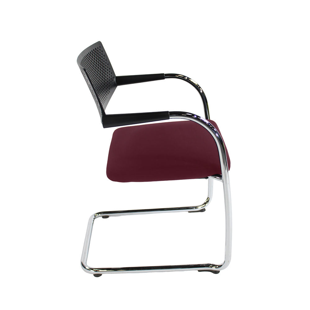 <tc>Vitra</tc>: <tc>VisaVis</tc> 2 Sillas de reunión en piel burdeos - Reacondicionadas