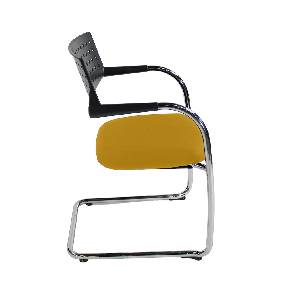 <tc>Vitra</tc>: <tc>VisaVis</tc> Silla de reunión en tela amarilla - Reacondicionada