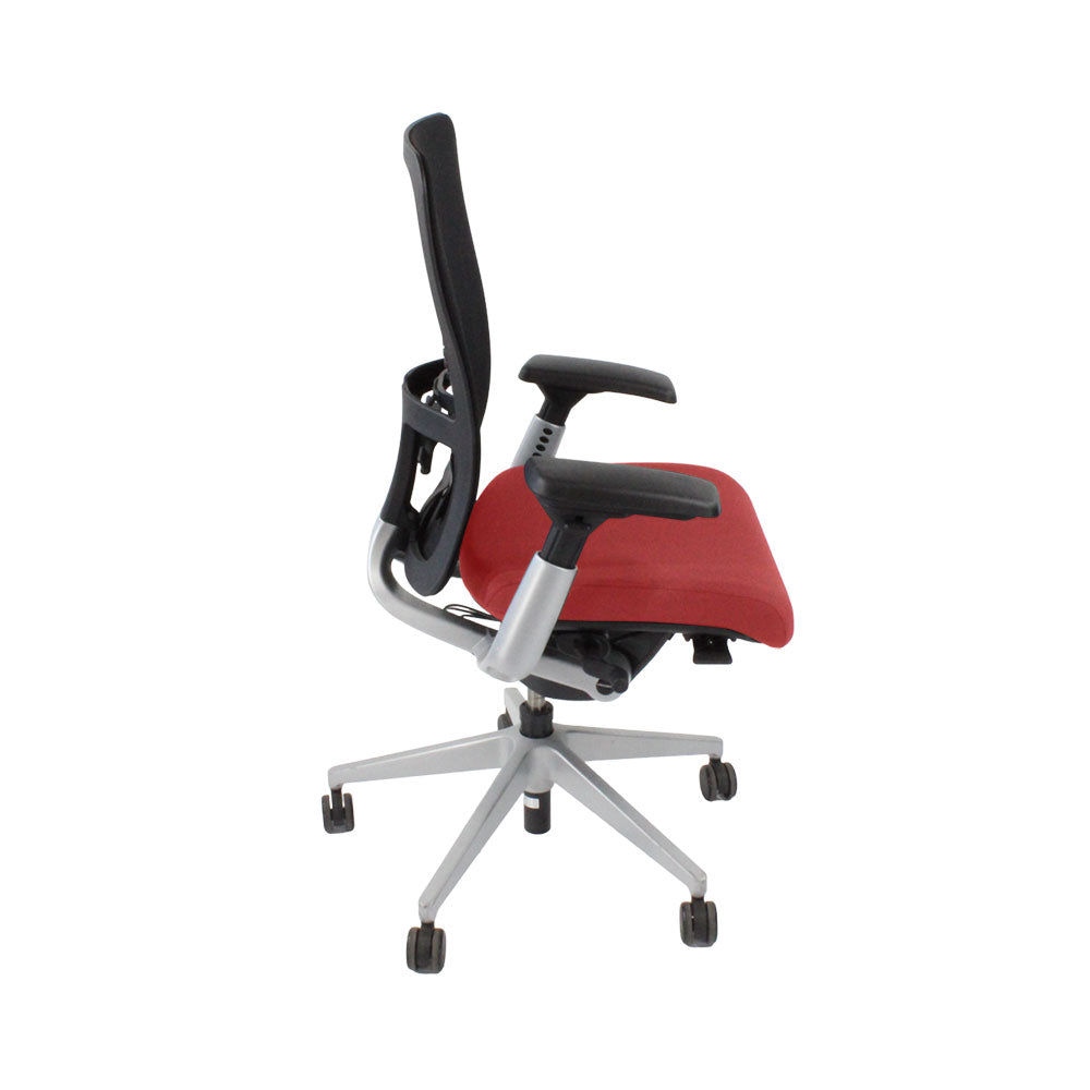 <tc>Haworth</tc>: <tc>Zody Comforto</tc> Silla de trabajo 89 en tela roja y estructura gris - Reacondicionada