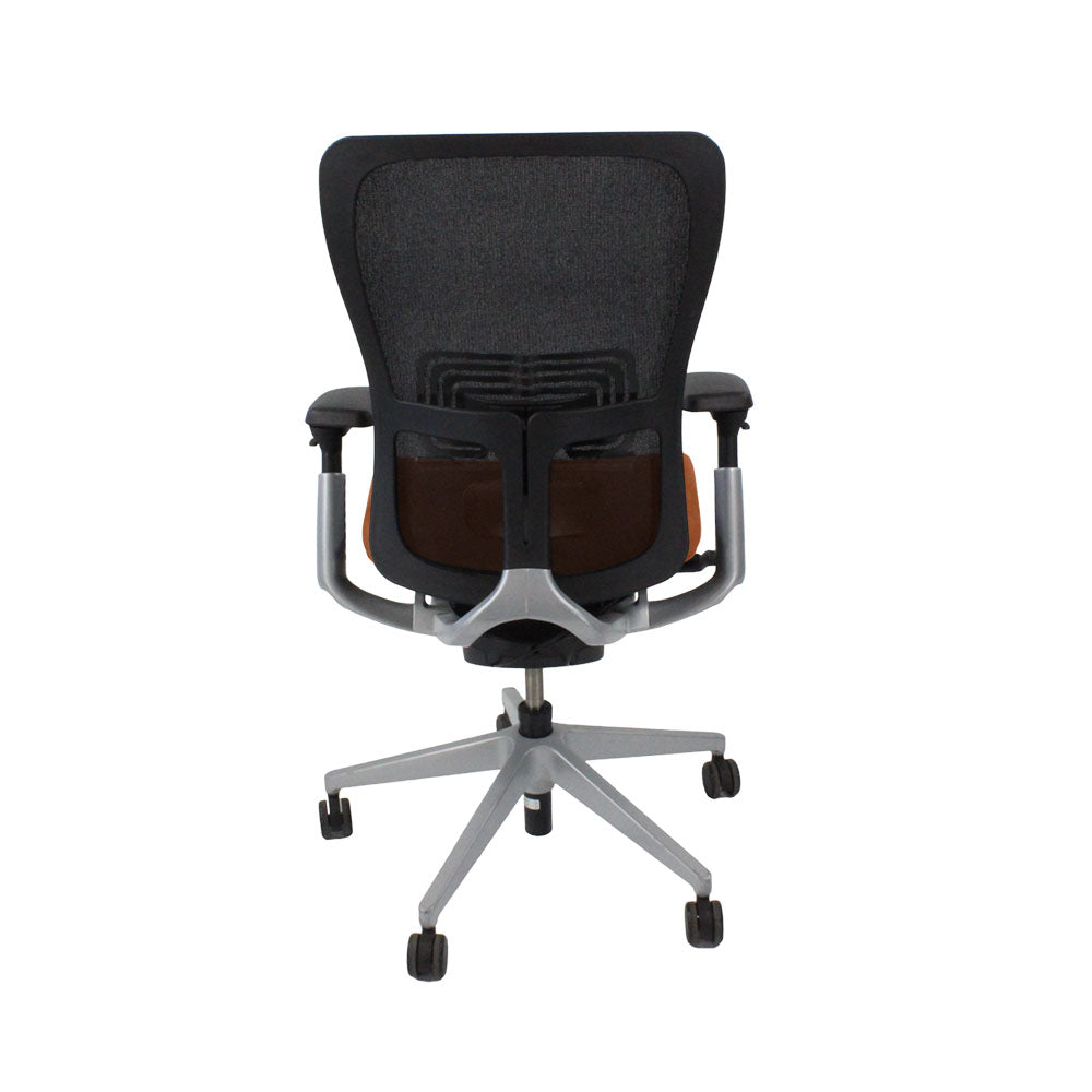 <tc>Haworth</tc>: <tc>Zody Comforto</tc> Silla de trabajo 89 en cuero color canela/estructura gris - Reacondicionada