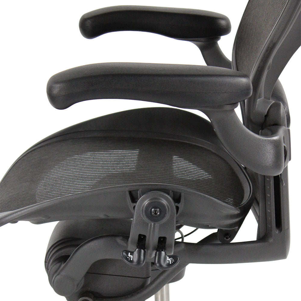 <tc>Herman Miller</tc>:Aeron <tc>Size B</tc> Full House con reposacabezas en grafito - Reformado