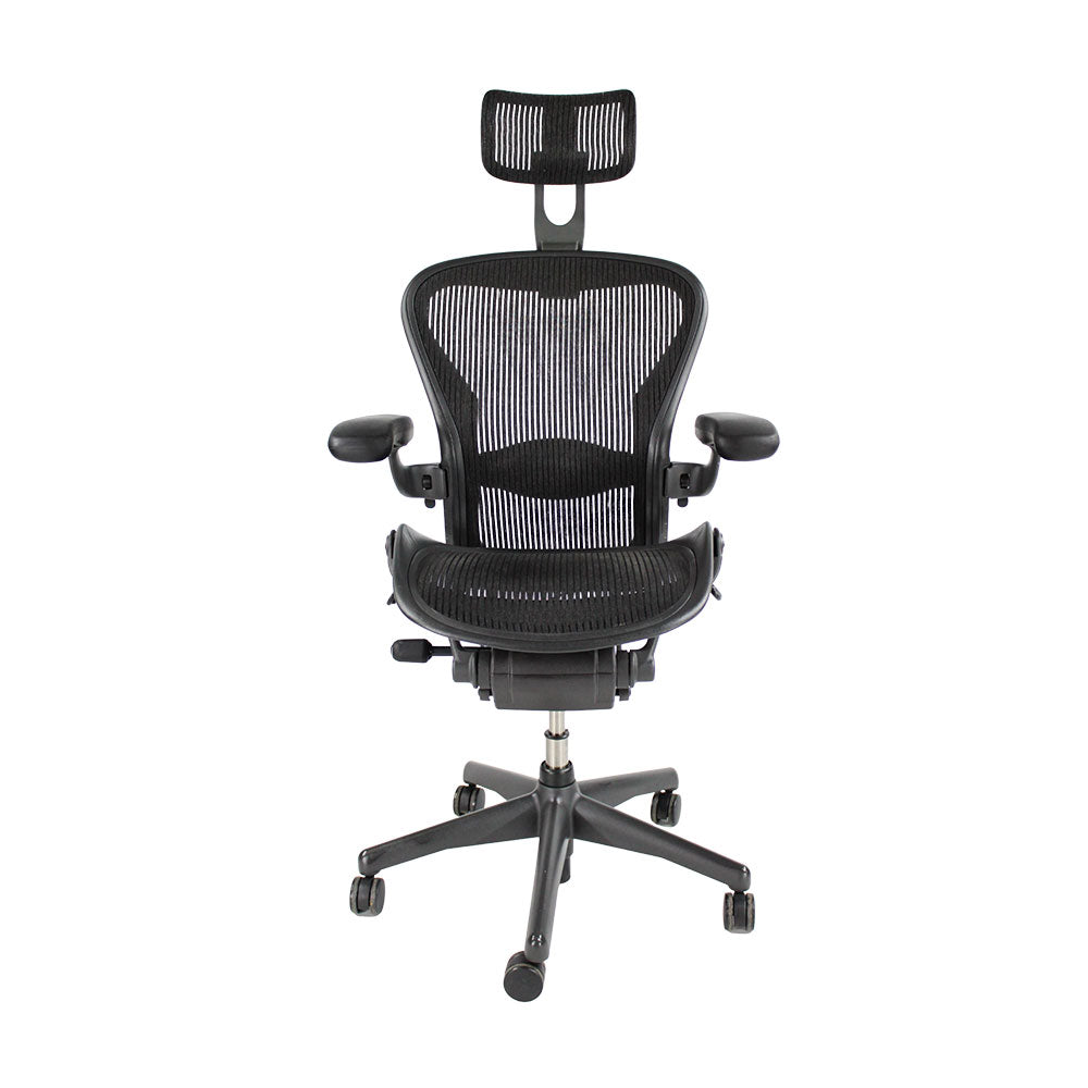 Herman Miller: Aeron Size B Full House with Headrest in Graphite - Refurbished